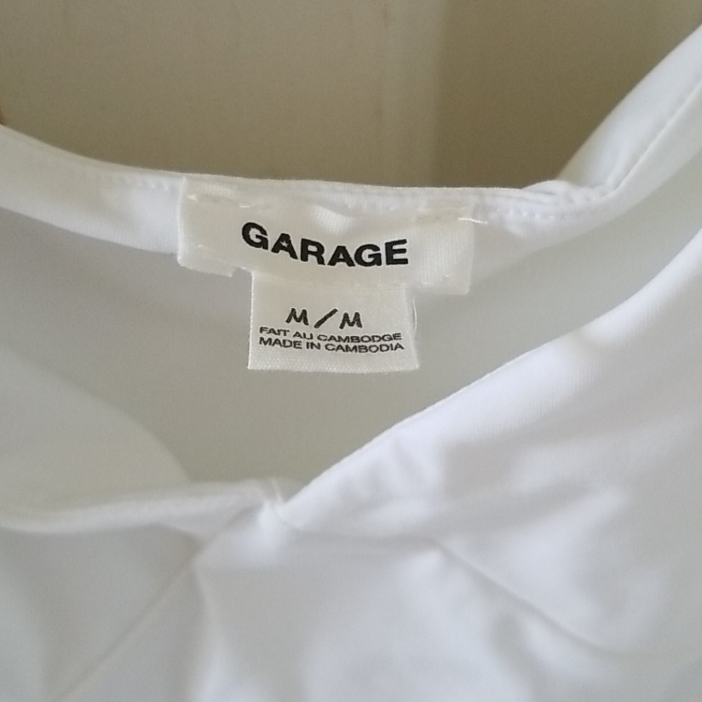 White Garage strappy crop top - Picture 2 of 3